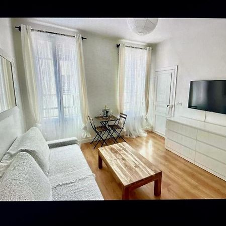 Cute One Bedroom In Le Marais Париж Экстерьер фото