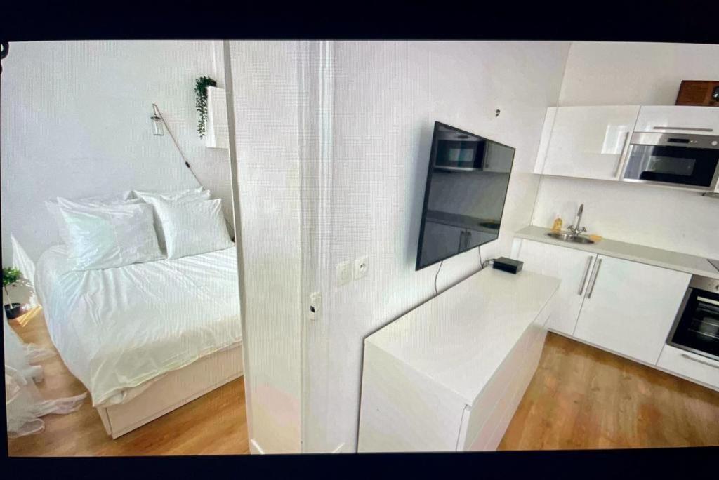 Cute One Bedroom In Le Marais Париж Экстерьер фото